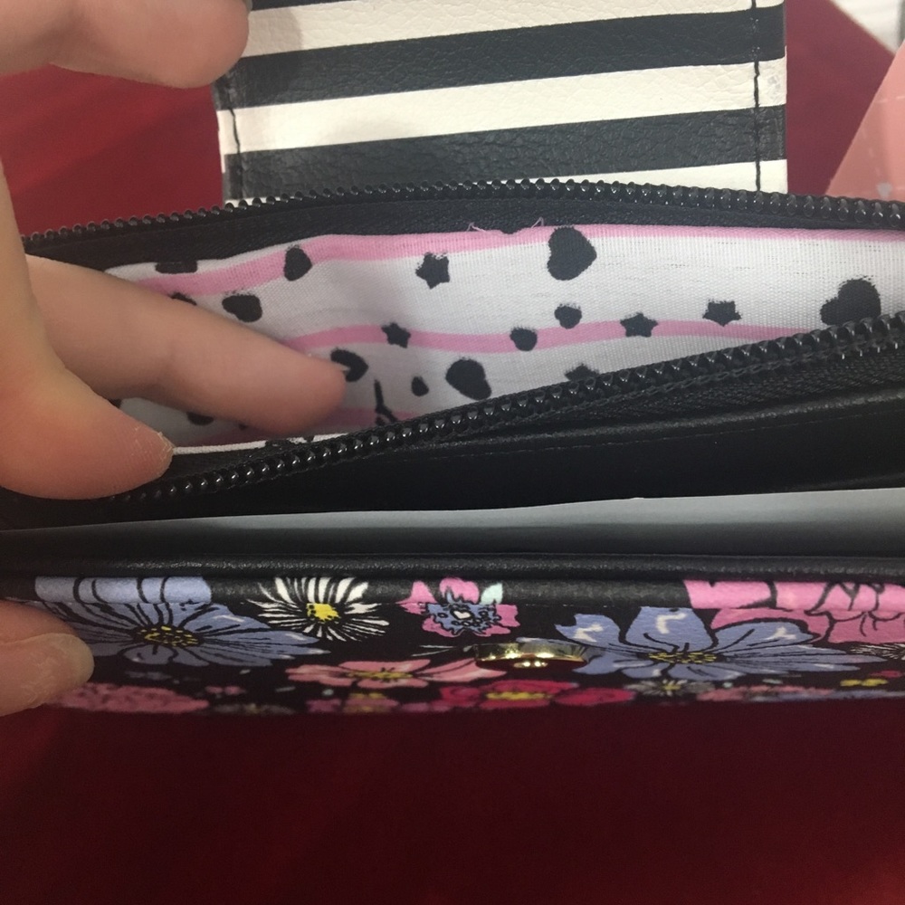 NWT Luv Betsey by Betsey Johnson Wallet - Picture 7 of 7